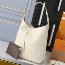 Louis Vuitton Hobo Bags